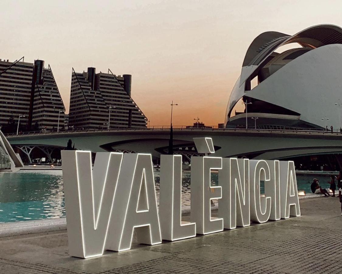 Avakian Valencia Centro Valência Exterior foto